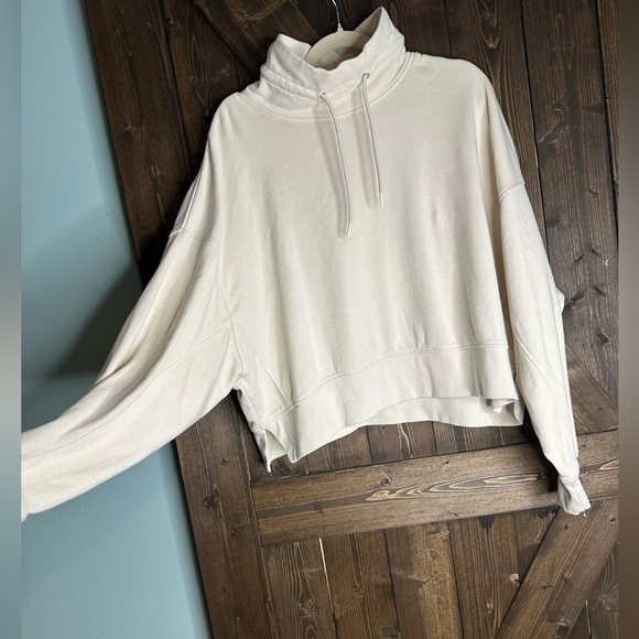 Old Navy•Cream drawstring•pre-loved great condition•size Lg - Picture 3 of 5